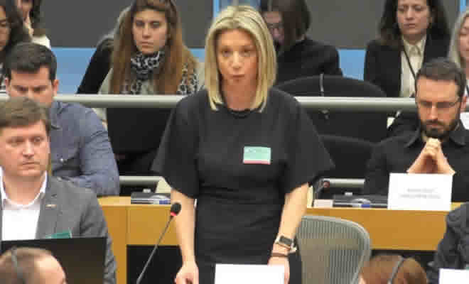 Συγκλονιστική η Μαρία Καρυστιανού στην επιτροπή αναφορών του Ευρωκοινοβούλιου
