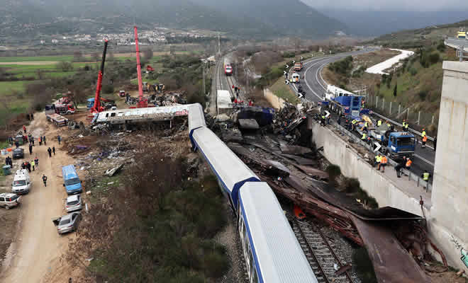 ΓΣΕΕ: «57 Οικογένειες Ζητούν Απόδοση Ευθυνών για τους Νεκρούς τους στα Τέμπη – Υπογράφουμε Όλοι το Σχετικό Ψήφισμα»