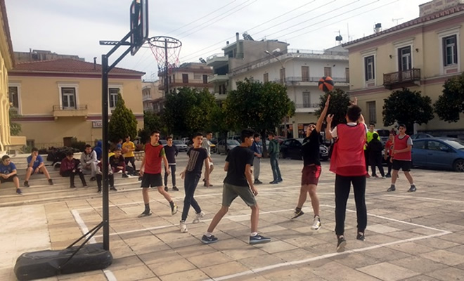 Το τουρνουά μπάσκετ 3x3 στο προαύλιο του Οσίου Νίκωνος