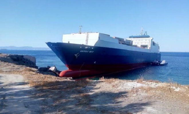 Τουρκικό εμπορικό πλοίο προσάραξε στη Νεάπολη!