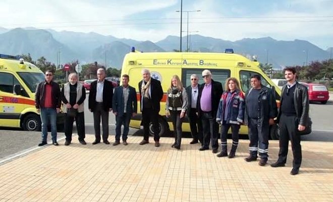 Η Περιφέρεια Πελοποννήσου παρέδωσε  δυο ασθενοφόρα στο ΕΚΑΒ Λακωνίας 