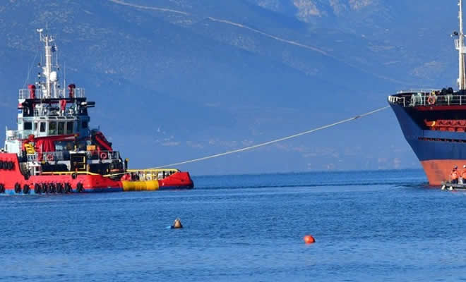 Στον όρμο της Νεάπολης Βοιών ρυμουλκείται το ακυβέρνητο φορτηγό πλοίο που έπλεε βορειανατολικά του ακρωτηρίου Μαλέα