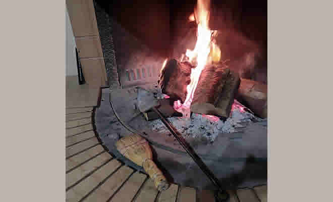 «Χριστούγεννα με τη μασιά» από τον Βαγγέλη Μητράκο