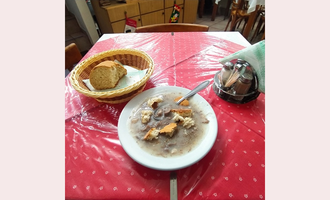 «Στου Λάμπρου για μοσχαροκεφαλή» από τον Βαγγέλη Μητράκο 