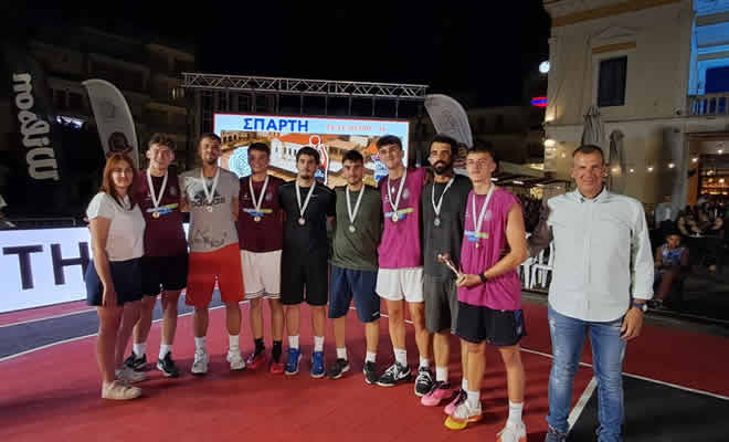 Με μεγάλη επιτυχία το απόλυτο μπασκετικό event του καλοκαιριού CROSSOVER GNC 3on3 στην κεντρική πλατεία Σπάρτης