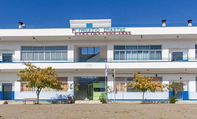 «Η Εγκατάλειψη του 1ου Γυμνασίου Σπάρτης» από τον Ανδρόνικο Σακελλαρόπουλο