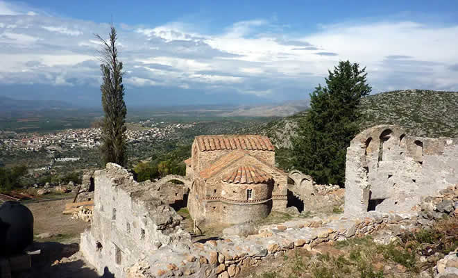 Εγκαίνια της δομής διδασκαλίας υφαντικής τέχνης στο Γεράκι Λακωνίας, την Κυριακή 18 Ιουλίου