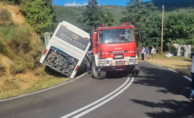 Νεκρός ο οδηγός του λεωφορείου που εξετράπη της πορείας του στη Βαμβακού