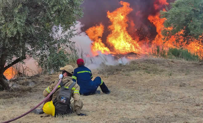 Σιωπήστε επιτέλους! Καίγεται η πατρίδα μας κι εσείς δεν ντρέπεστε;