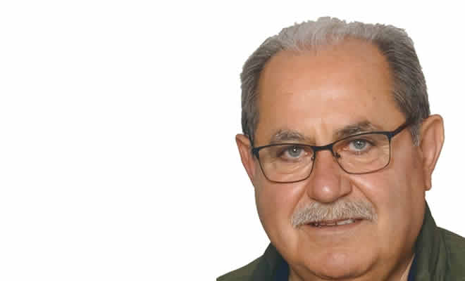 «Οι Ακροκεντρώοι» από τον Παναγιώτη Κουμουνδούρο