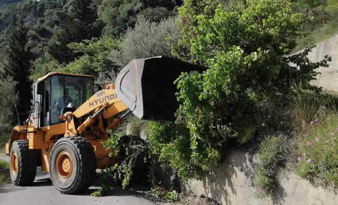Συνεχίζονται οι παρεμβάσεις  καθαρισμού των ερεισμάτων των οδών σε Ταΰγετο και Πάρνωνα