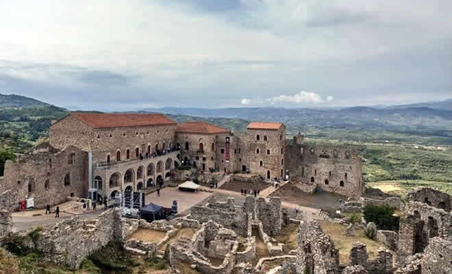 Πρόσβαση Εμποδιζόμενων Ατόμων στο Παλάτι των Δεσποτών, στον Αρχαιολογικό Χώρο του Μυστρά